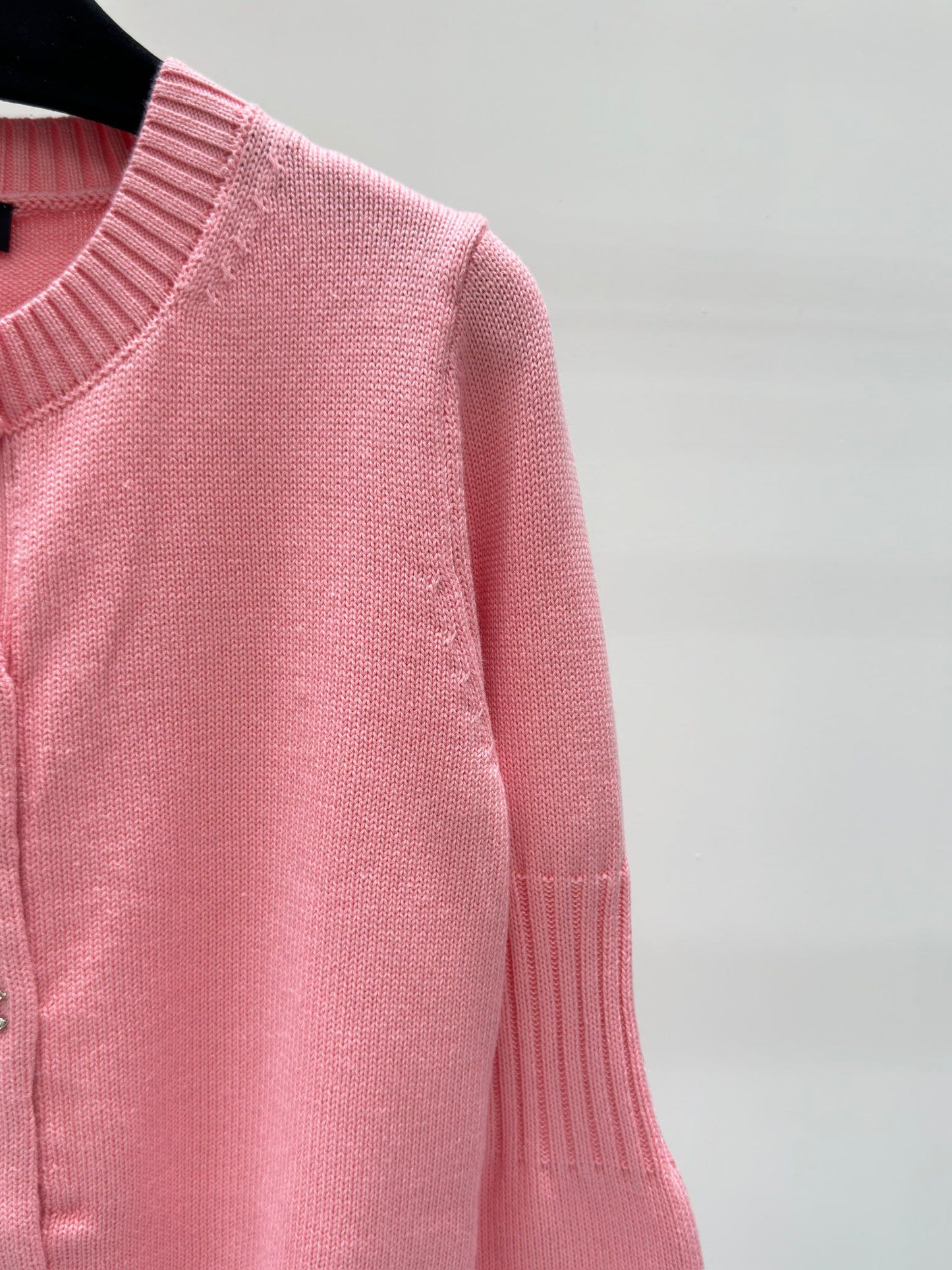 Strickjacke mit Rundhalsausschnitt