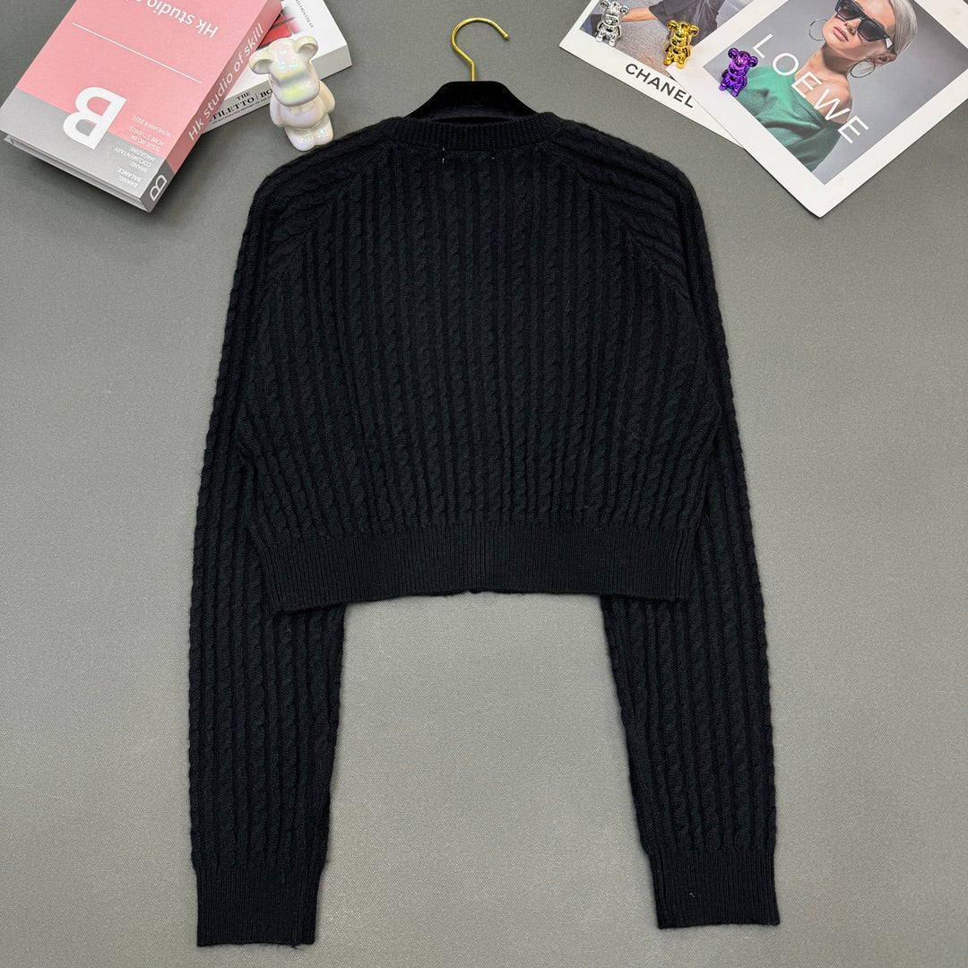 Rundhals-Strickjacke mit Schlitz