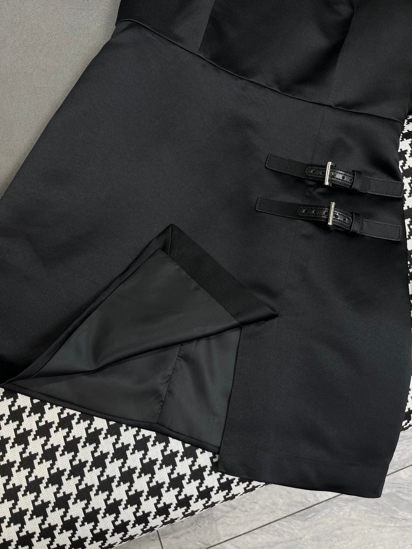 Kleid mit halben Ärmeln