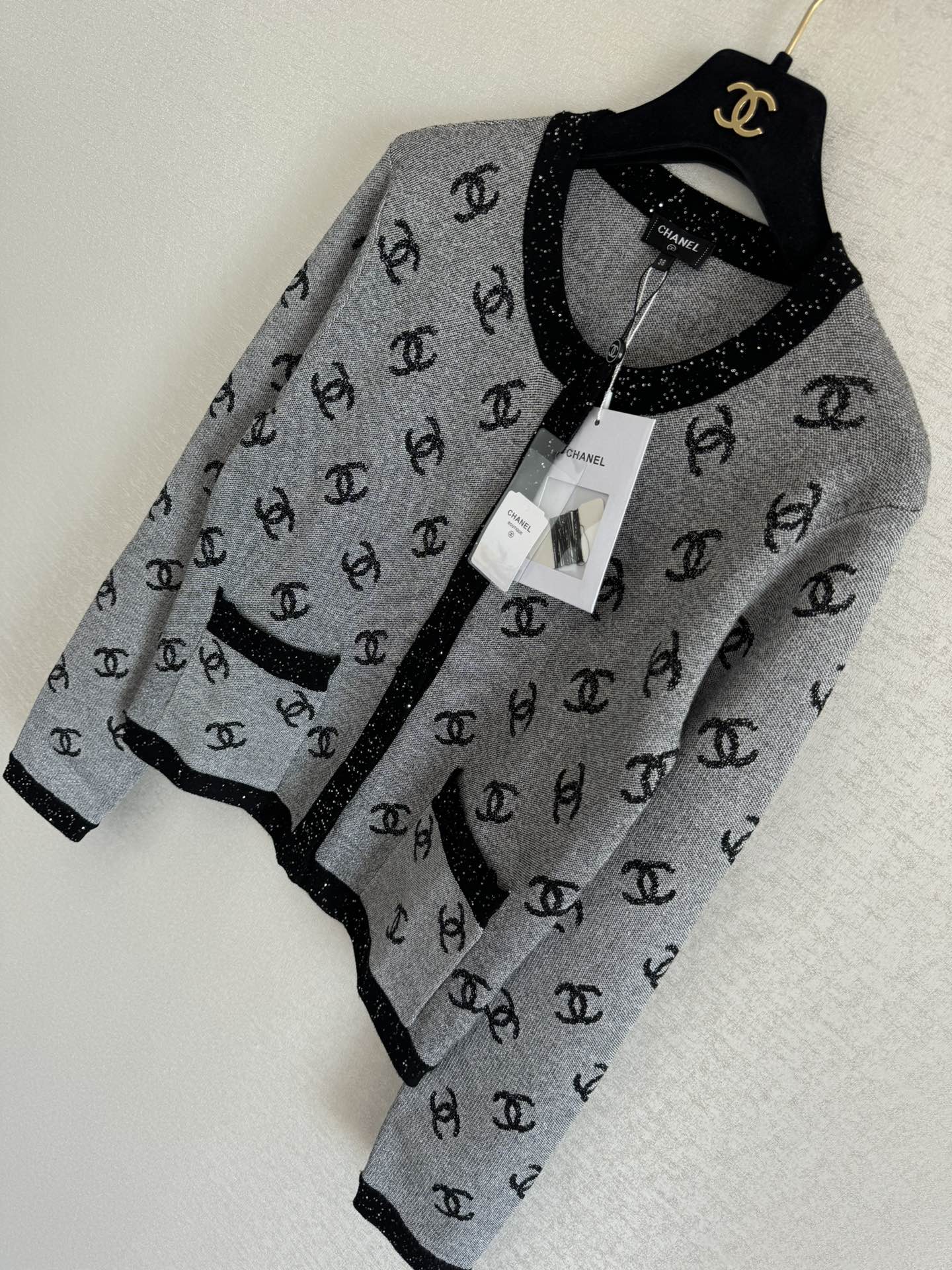 Cardigan tricoté à manches longues avec logo contrasté