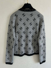 Contrast logo knitted cardigan long sleeves
