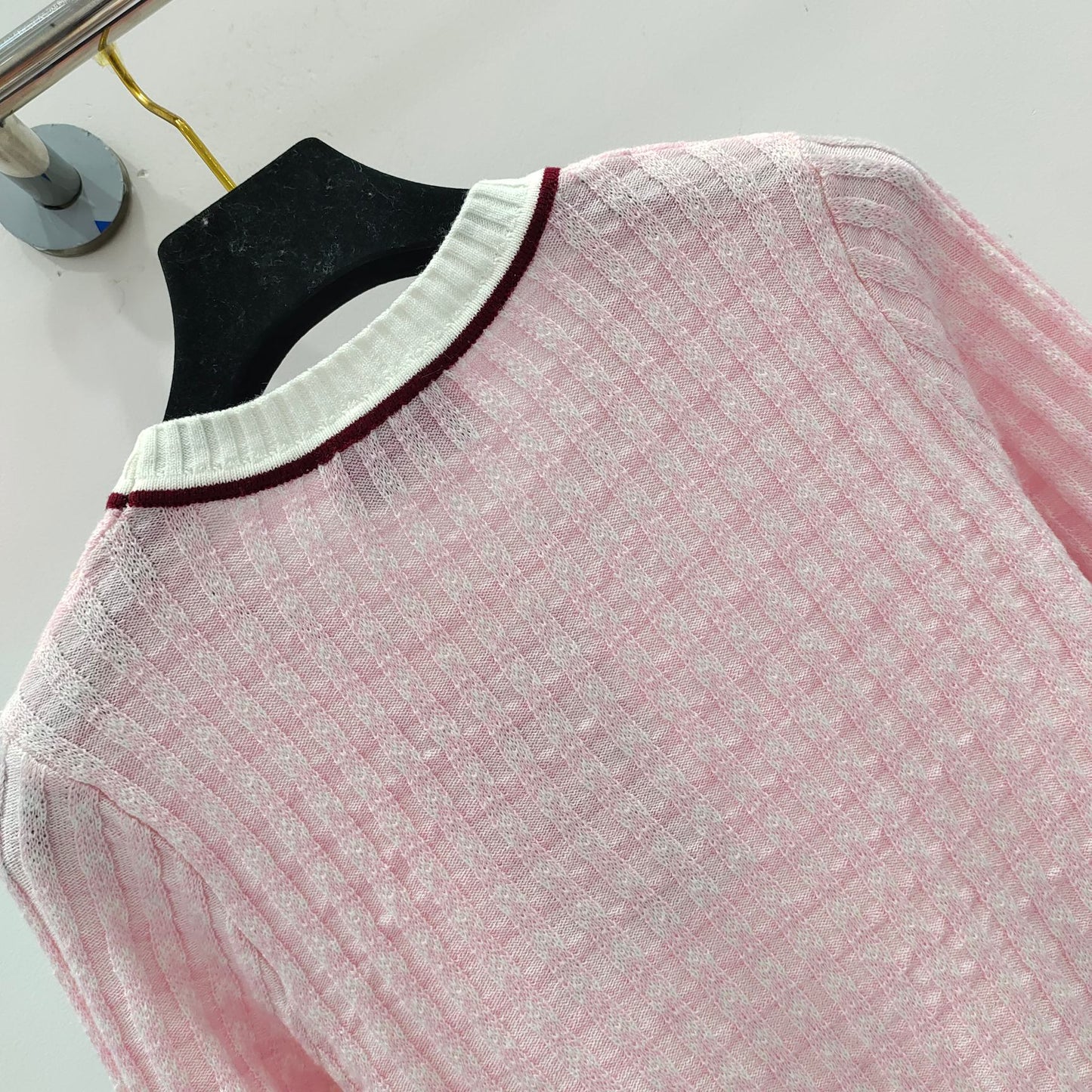 Pullover mit Schachbrettmuster