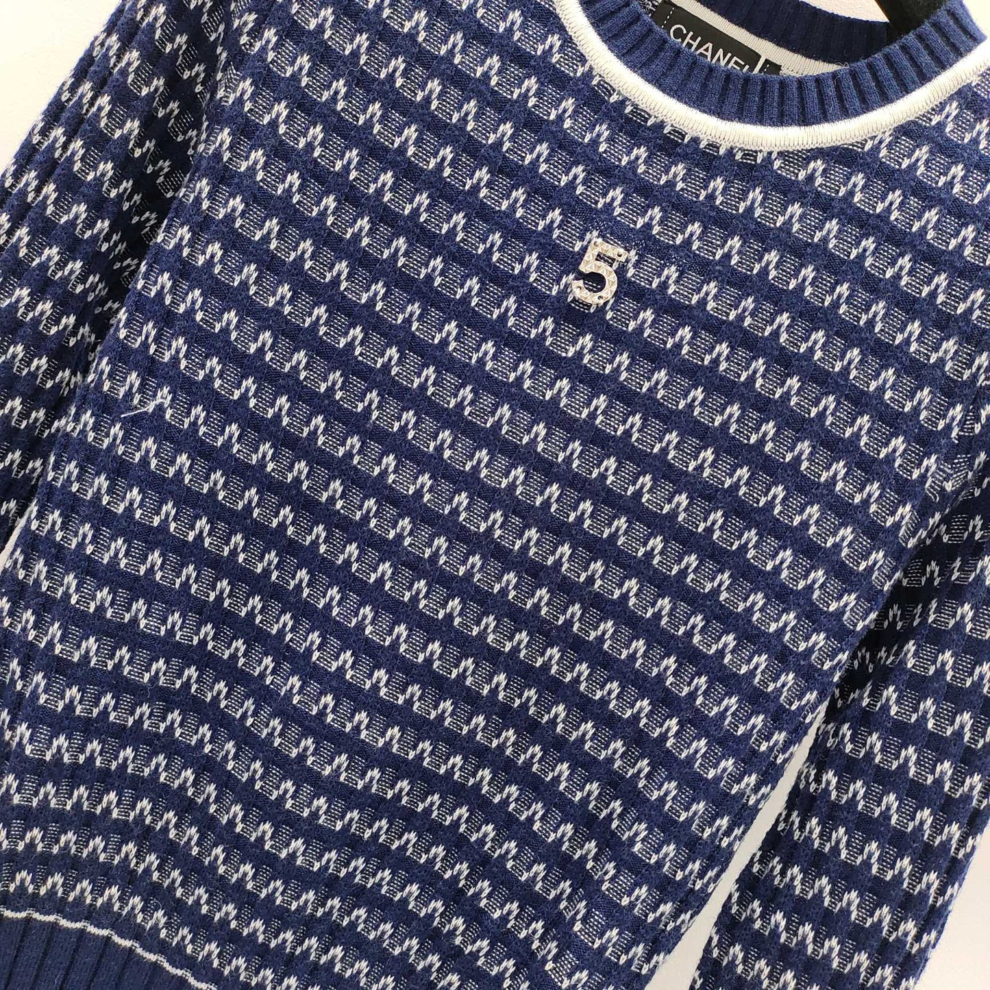 Pullover mit Schachbrettmuster