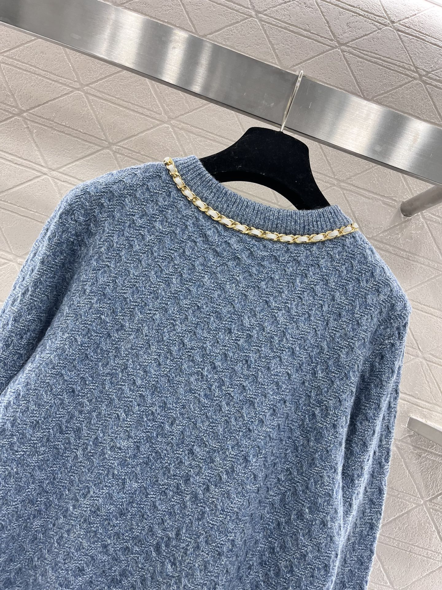 Cardigan en maille à col en V et chaîne