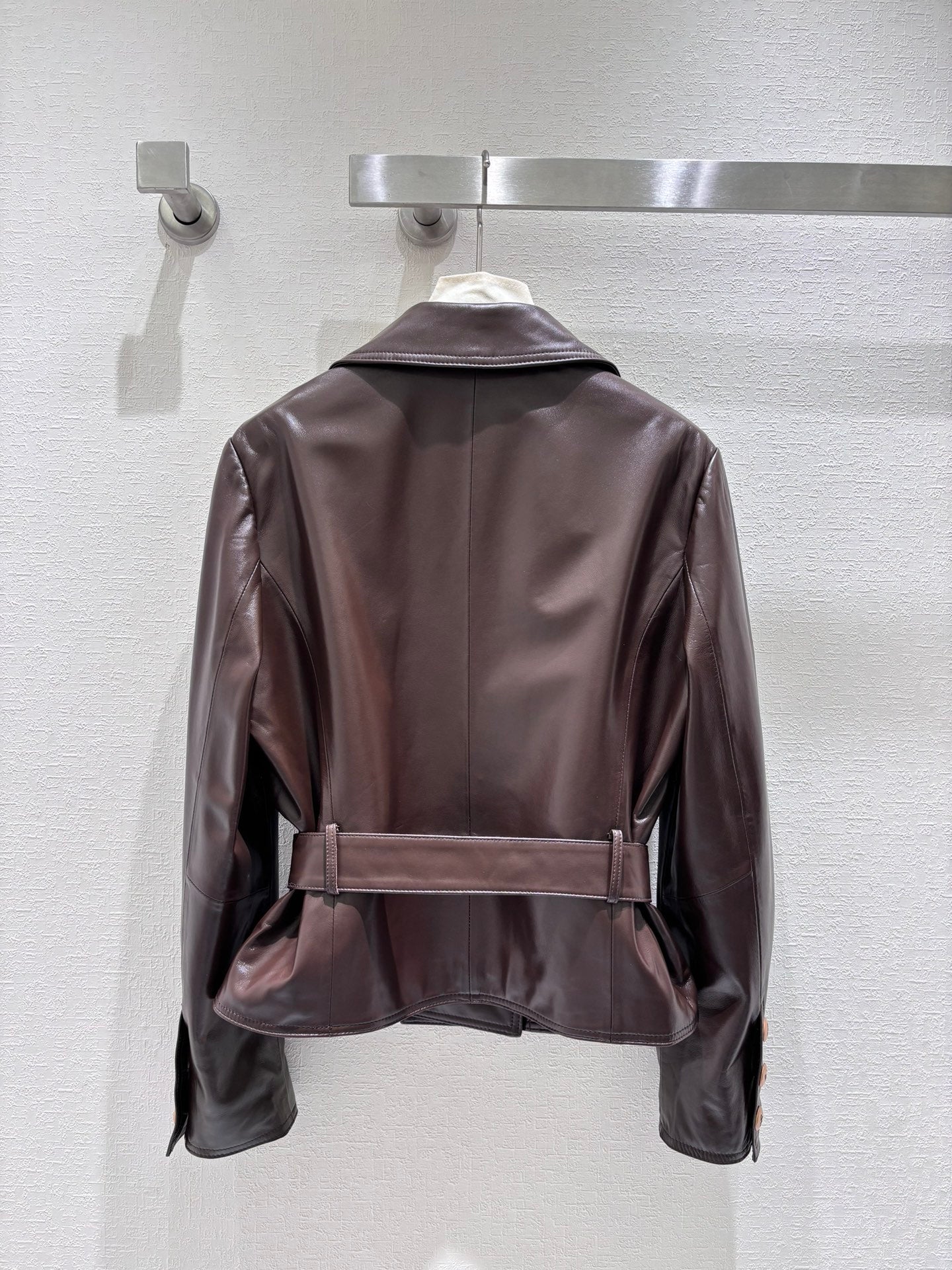 Veste en cuir cintrée