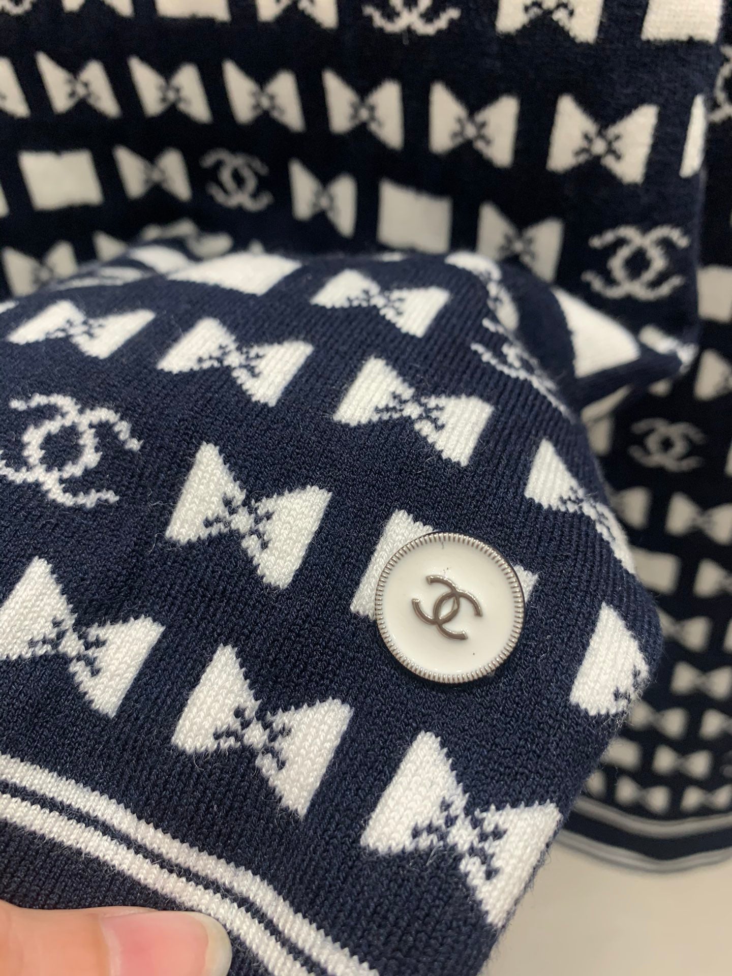 Gestrickter Rundhalspullover