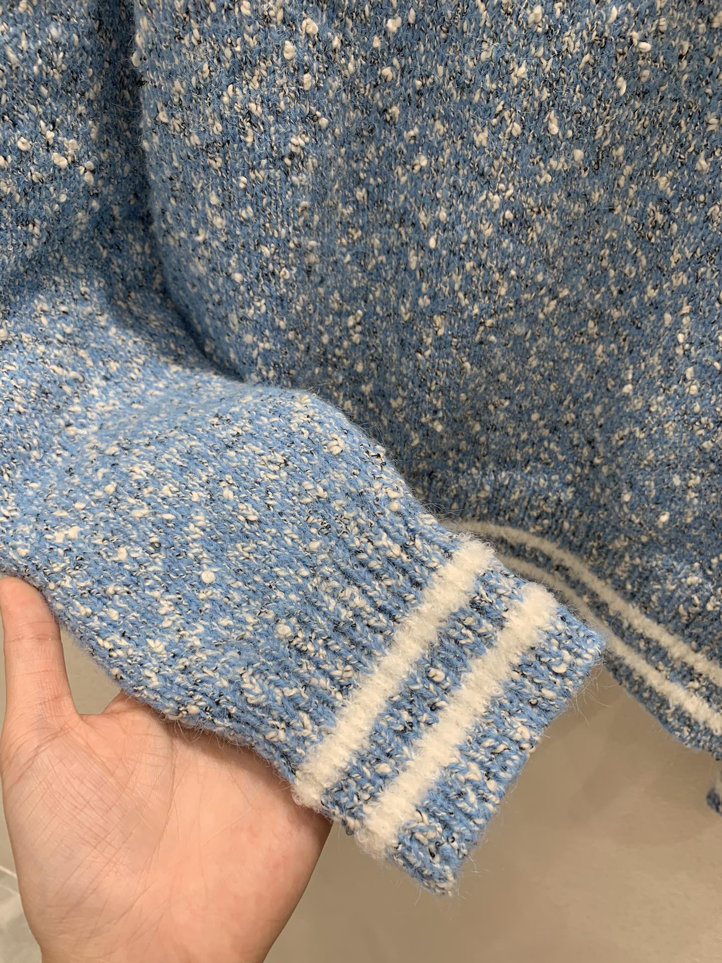 Pull ras du cou en tricot tissé