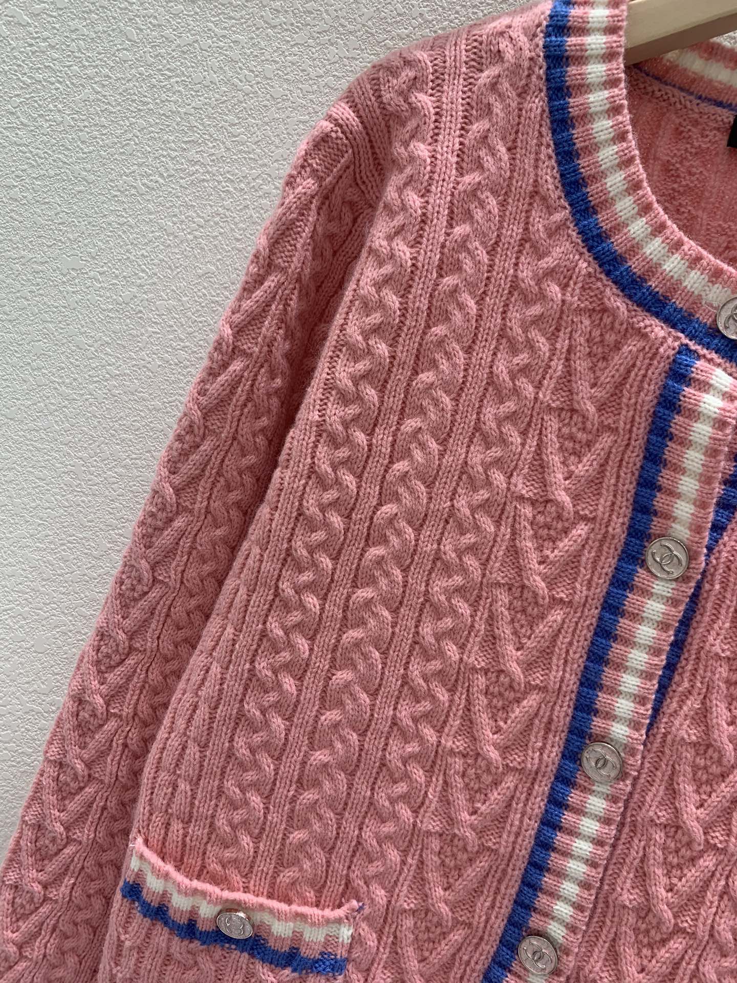 Geflochtener Rundhals-Cardigan