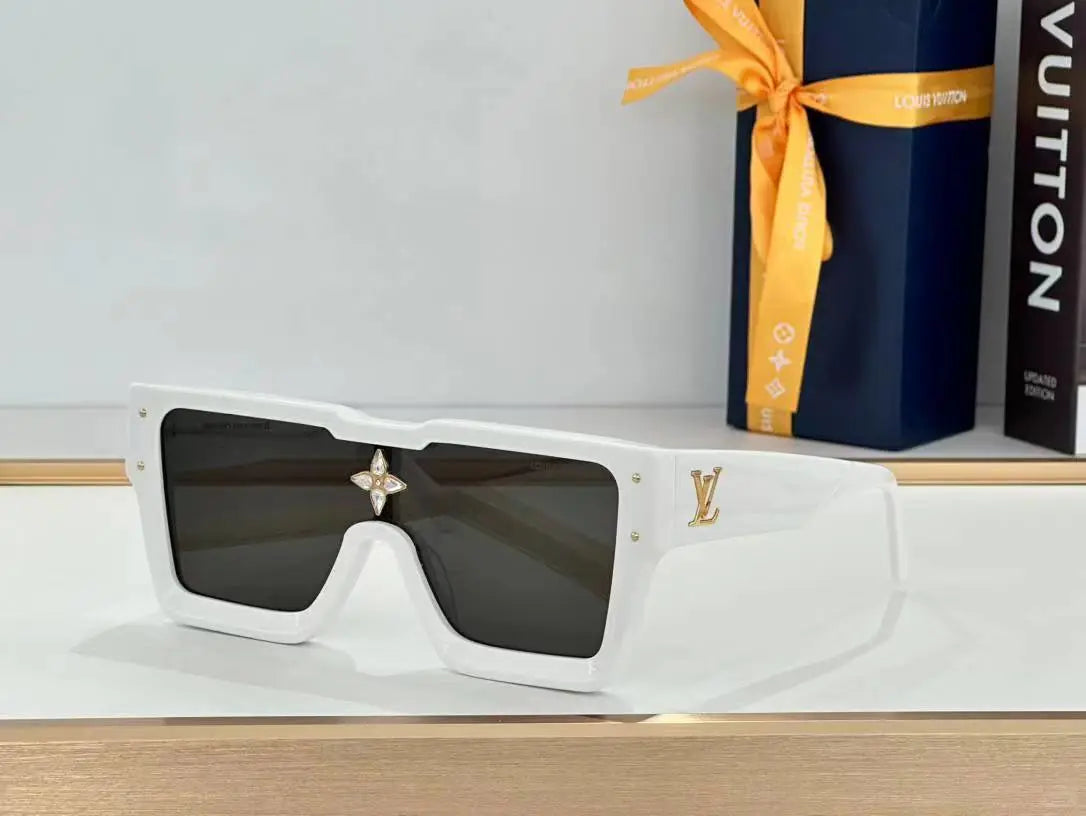 Lunettes de soleil style défilé