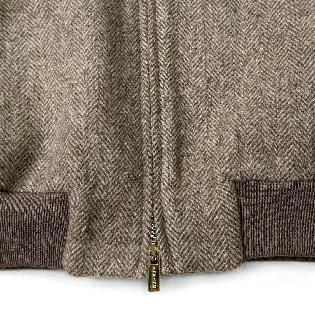 Costume marron à col montant