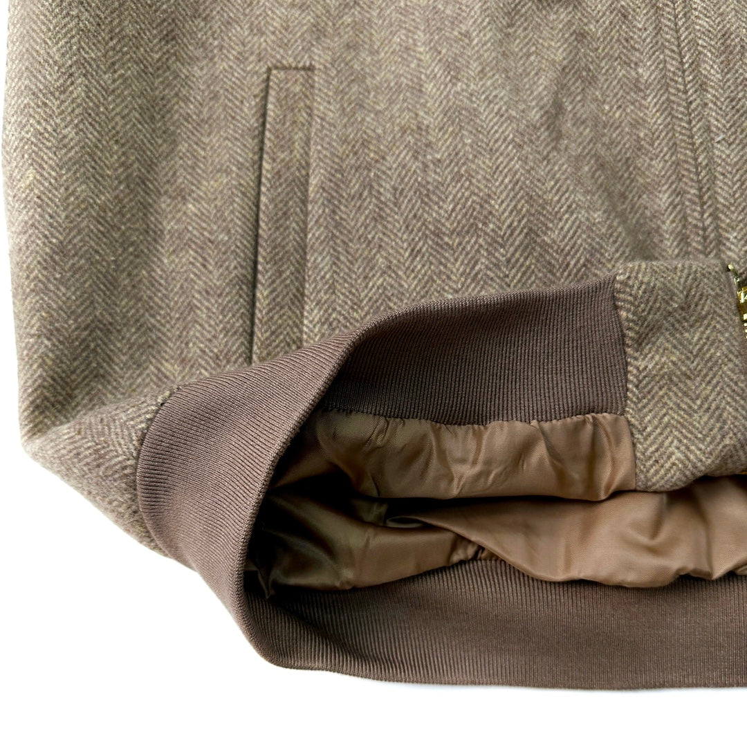 Costume marron à col montant