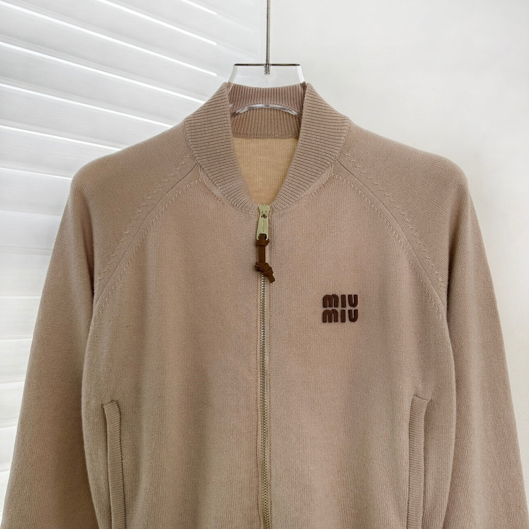 Langärmlige Reißverschlussjacke