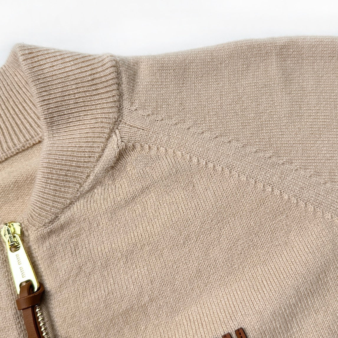 Langärmlige Reißverschlussjacke