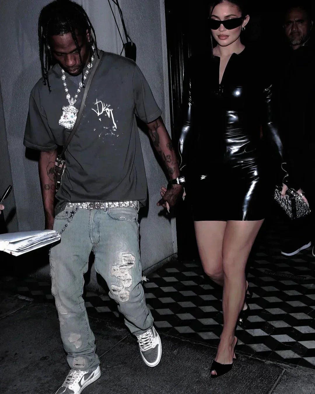 Manches courtes avec logo co-marqué brodé à l'encre éclaboussée 