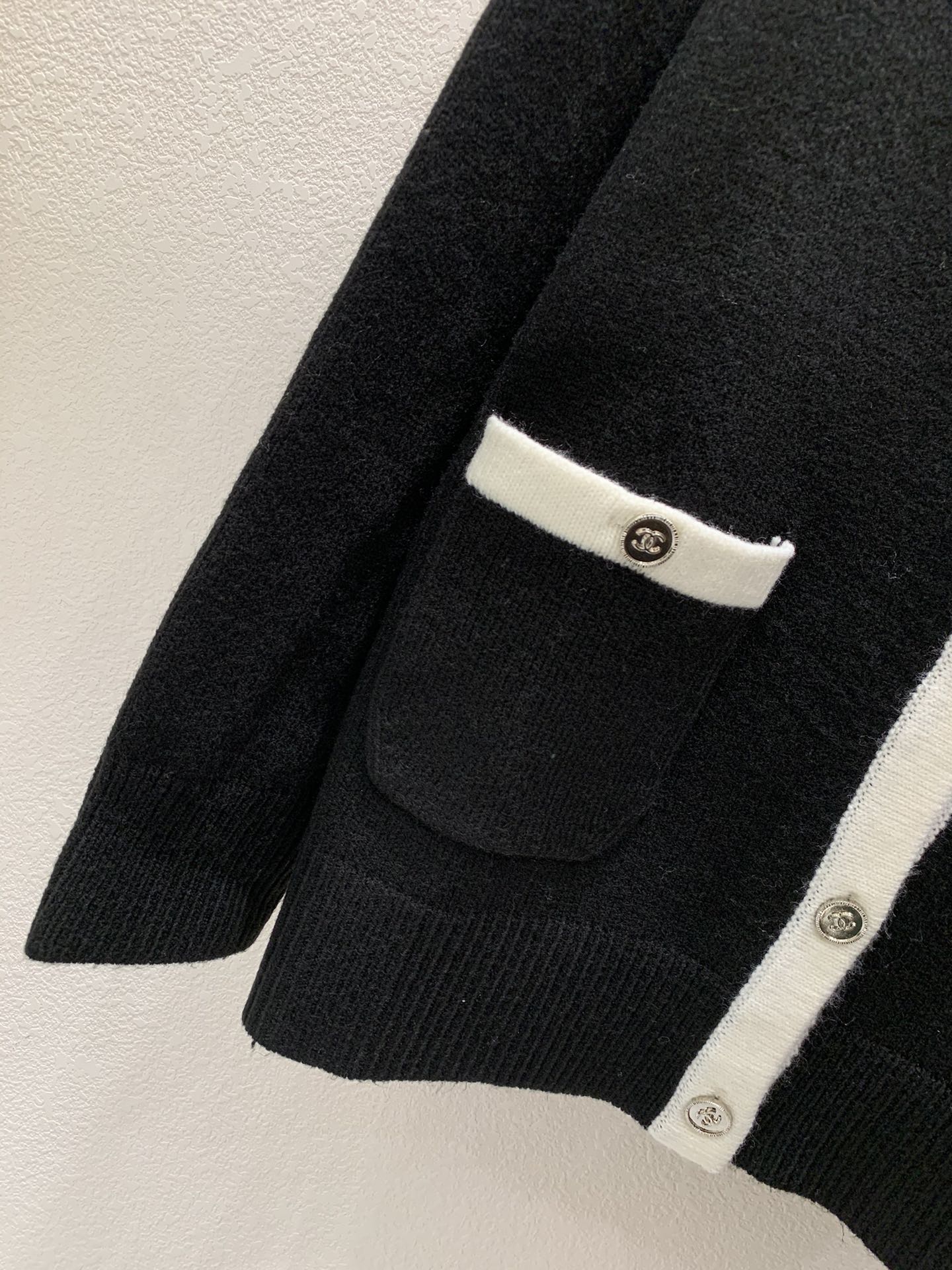 New Early Spring Knitted V-Neck Cardigan