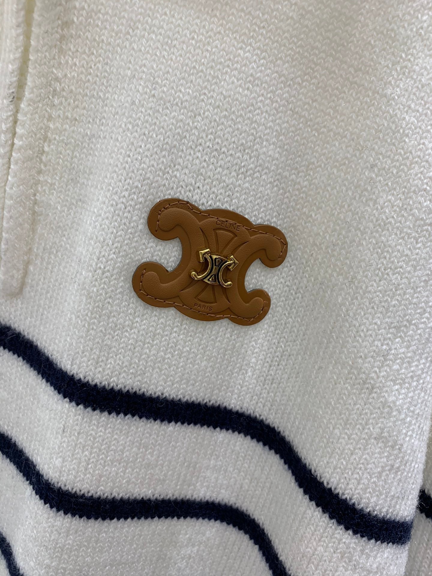 Neuer Strickpullover mit halbem Reißverschluss