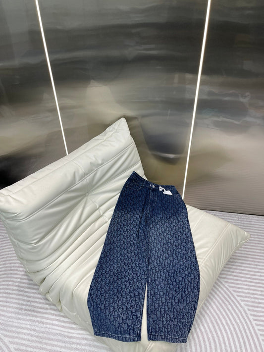 Pantalon droit en velours fin jacquard imprimé intégral