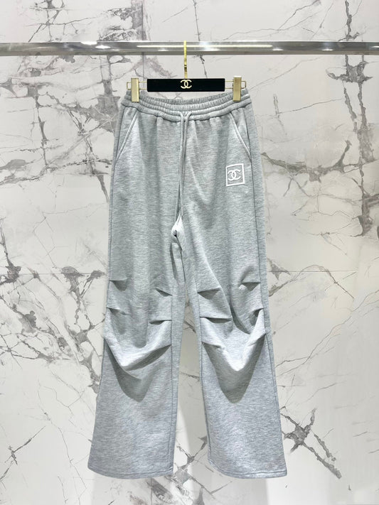 Plüsch-Jogginghose mit enger Taille und geradem Bein