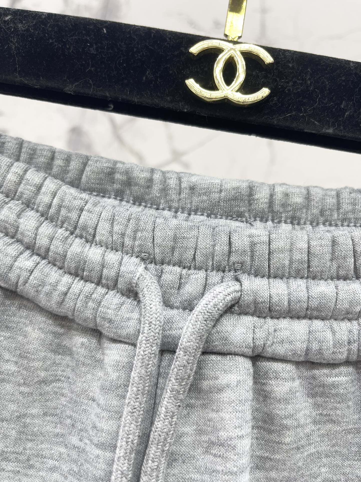 Pantalon de survêtement en peluche à taille serrée et jambe droite