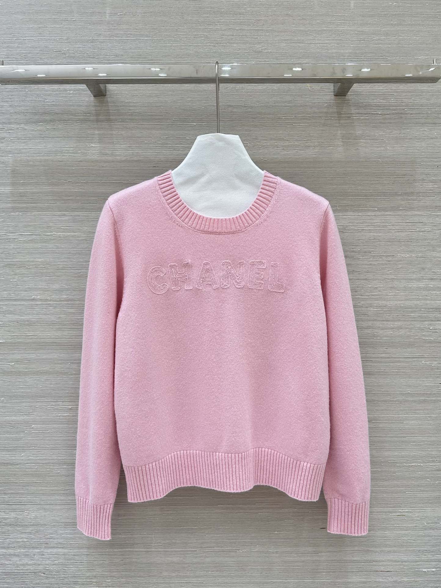 Ensemble haut col rond en cachemire brodé avec logo lettre tridimensionnel + pantalon droit