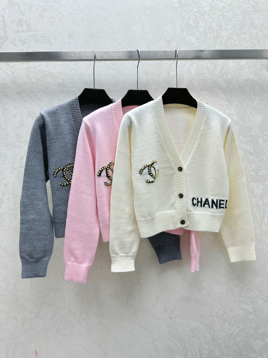 Cardigan à manches longues et col en V en maille jacquard perlée avec logo lettre contrasté simple