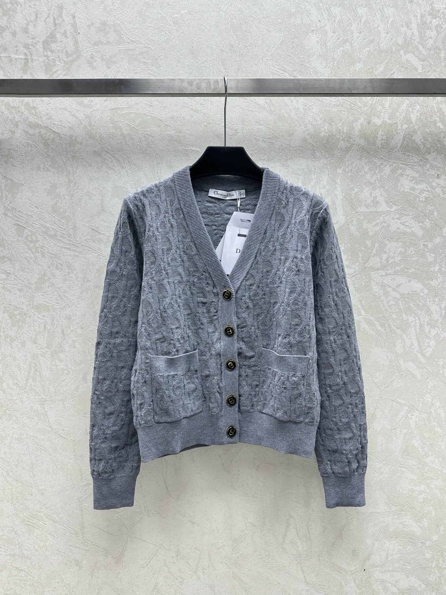 Veste cardigan à col en V en tricot jacquard foncé