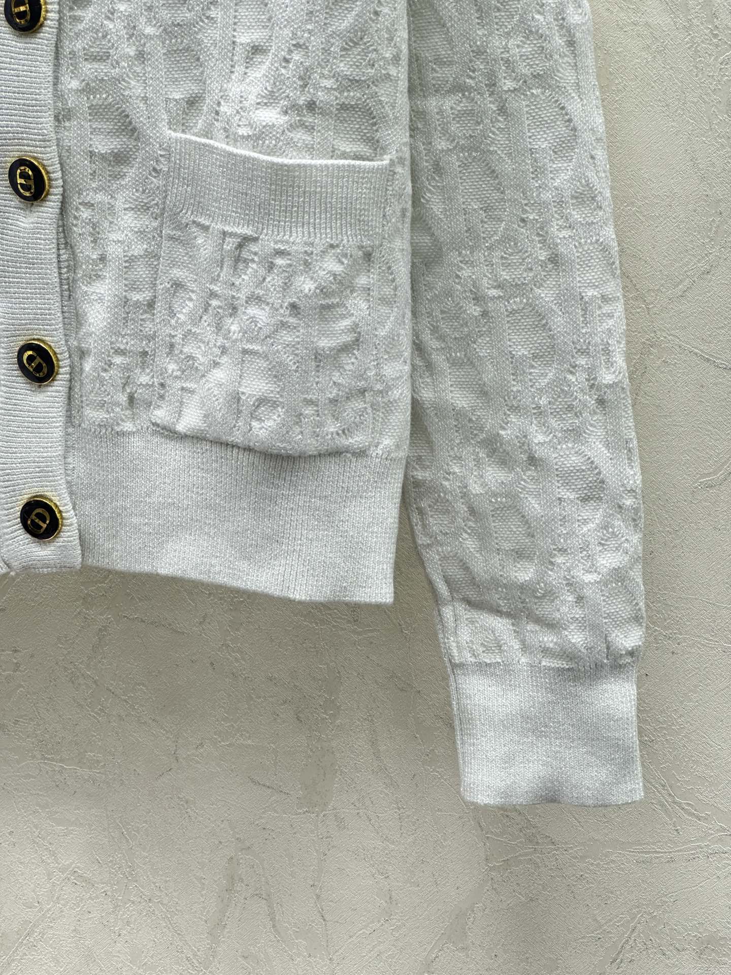 Veste cardigan à col en V en tricot jacquard foncé