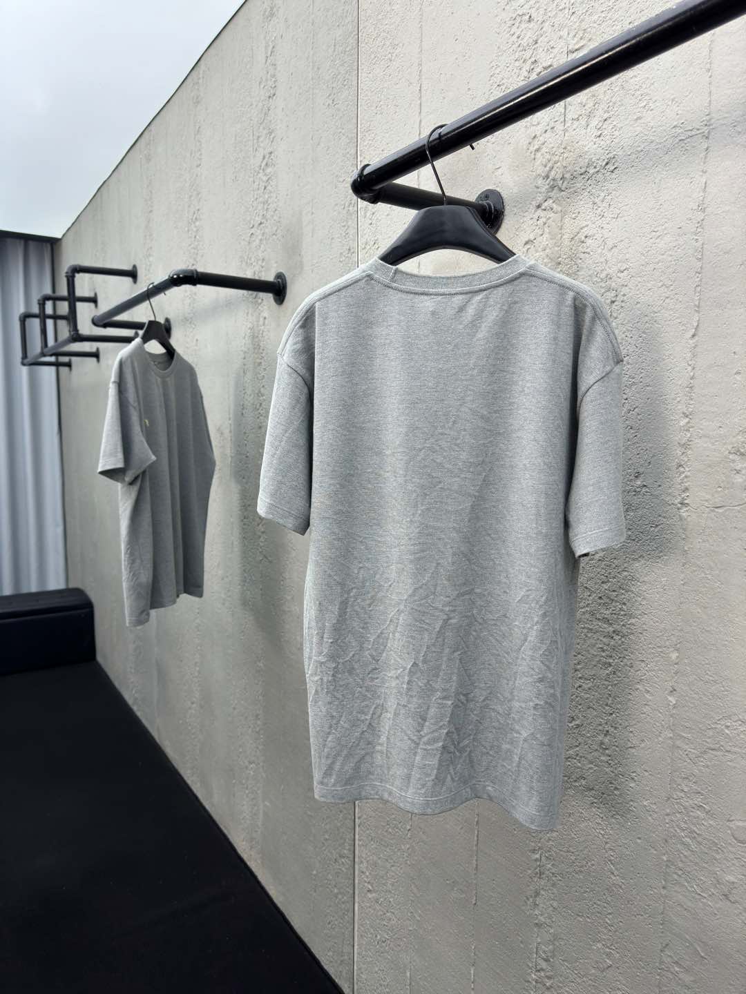 Kurze Ärmel mit Logo-Stickerei