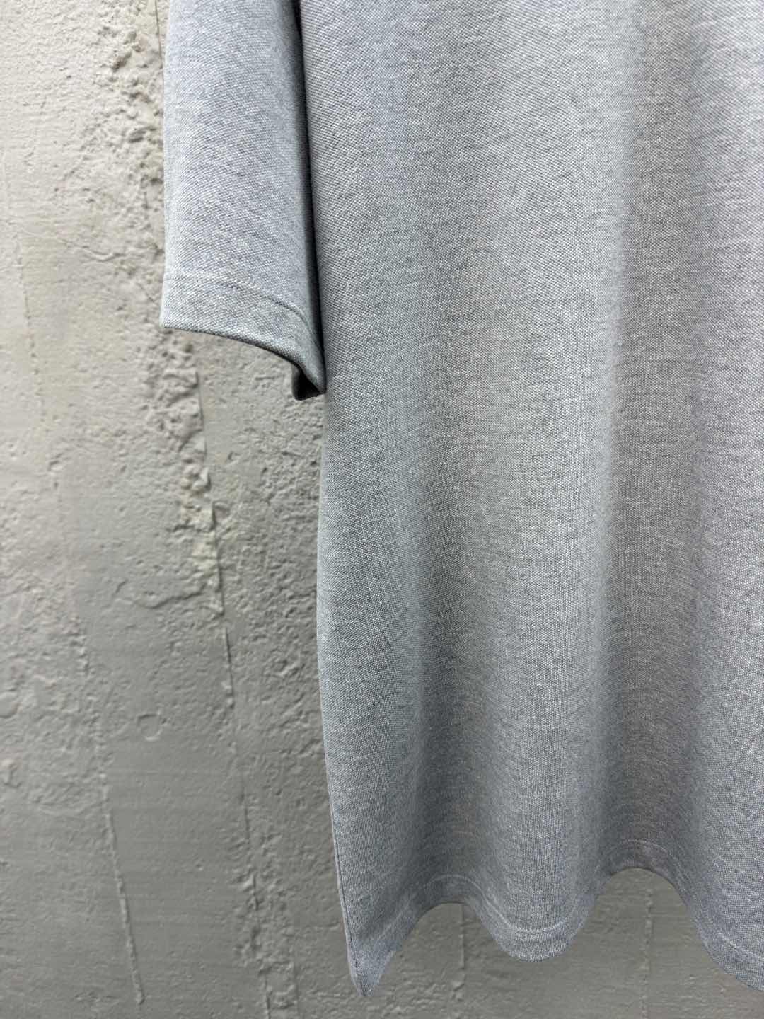 Kurze Ärmel mit Logo-Stickerei