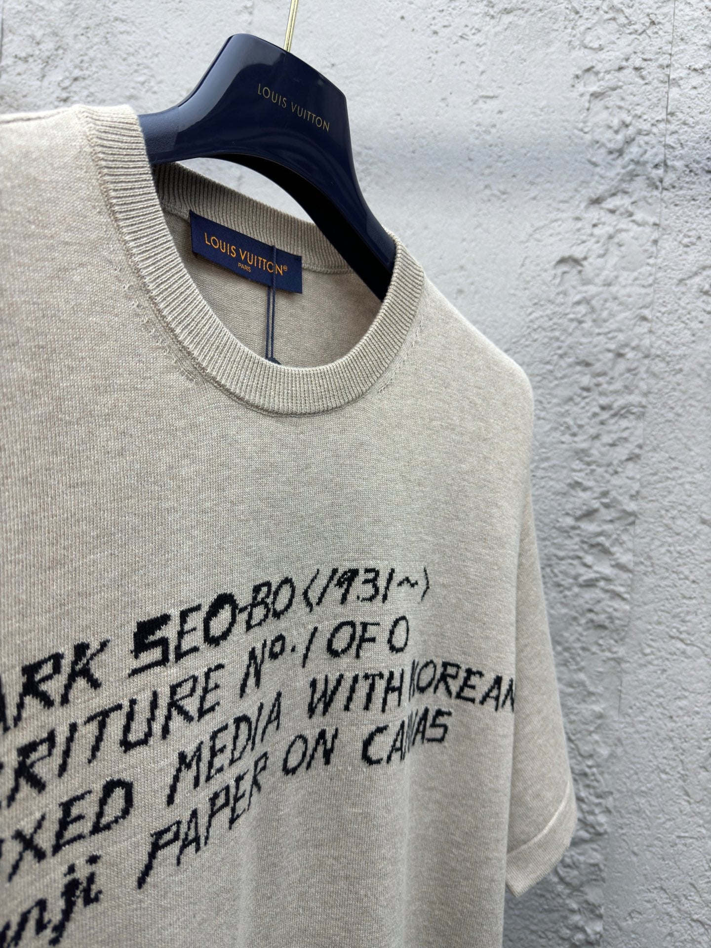 Kurze Ärmel mit gestricktem Buchstaben-Signatur