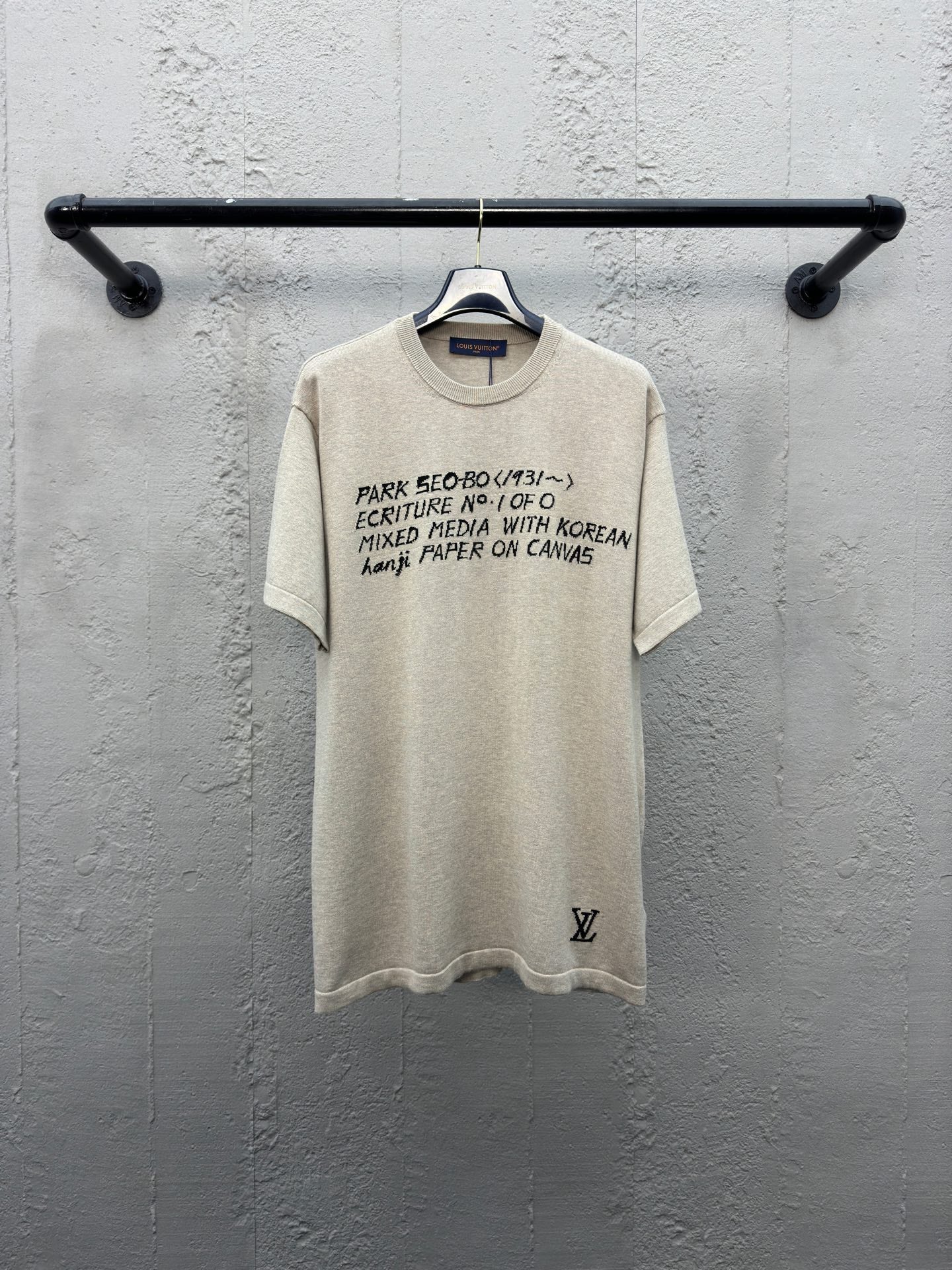 Kurze Ärmel mit gestricktem Buchstaben-Signatur