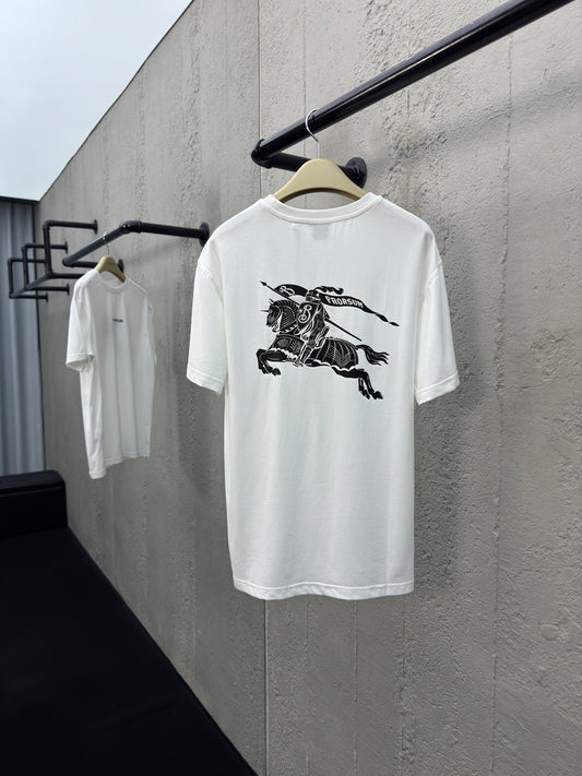 Short sleeves with printed pattern on the back