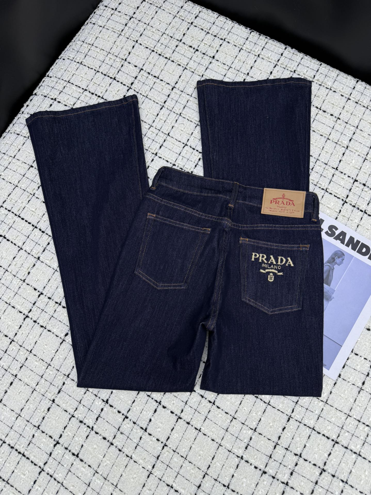 Leicht ausgestellte Jeans