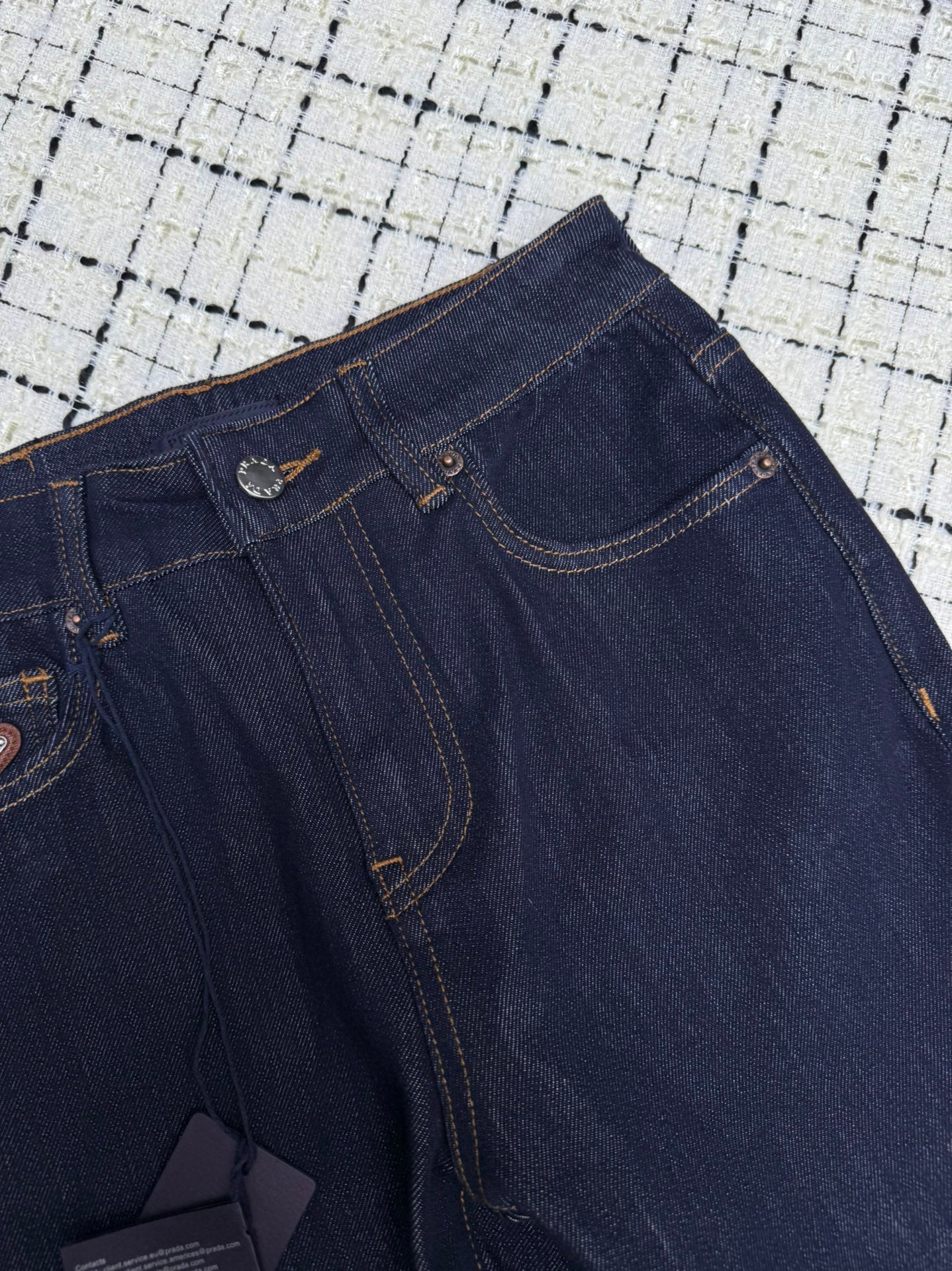 Leicht ausgestellte Jeans