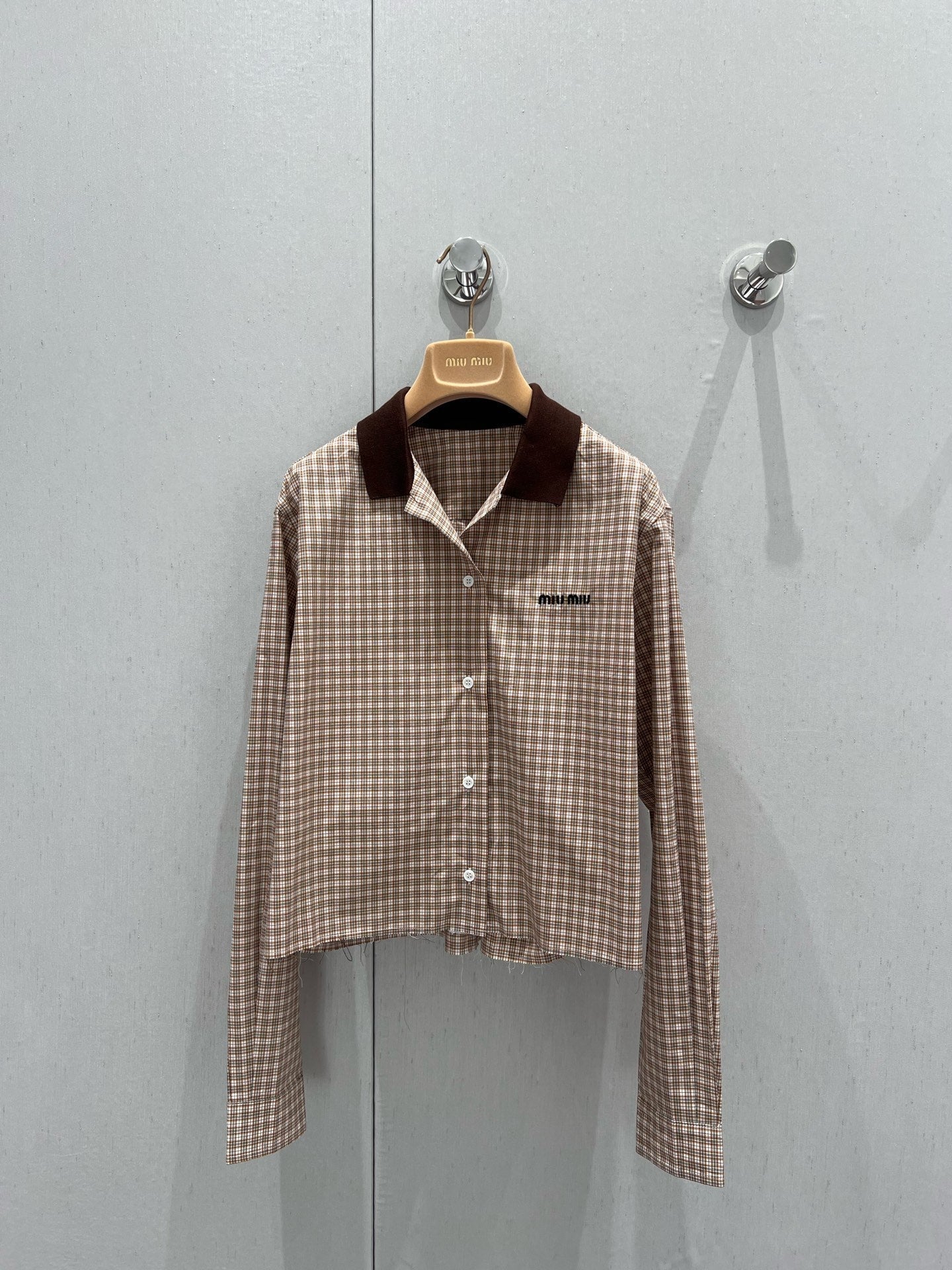 Hellblaues Sweatshirt mit Distressed-Design