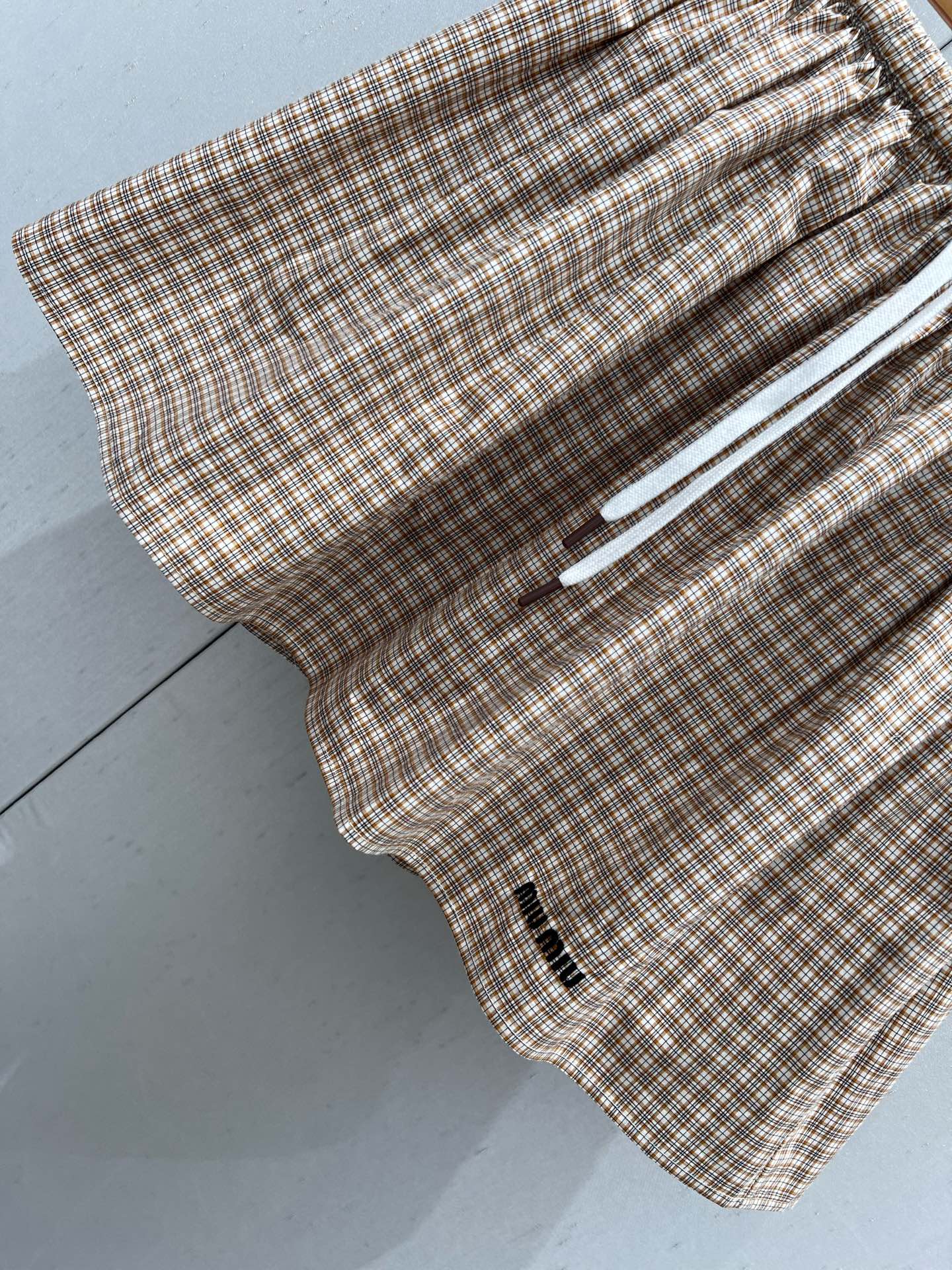 Hellblaues Sweatshirt mit Distressed-Design