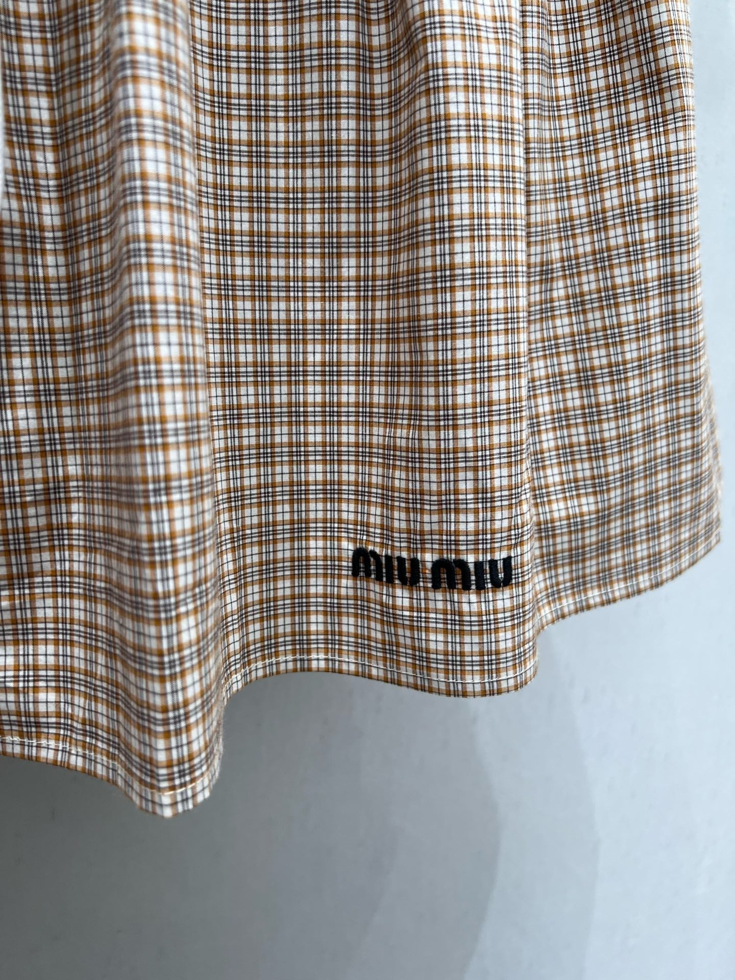 Hellblaues Sweatshirt mit Distressed-Design