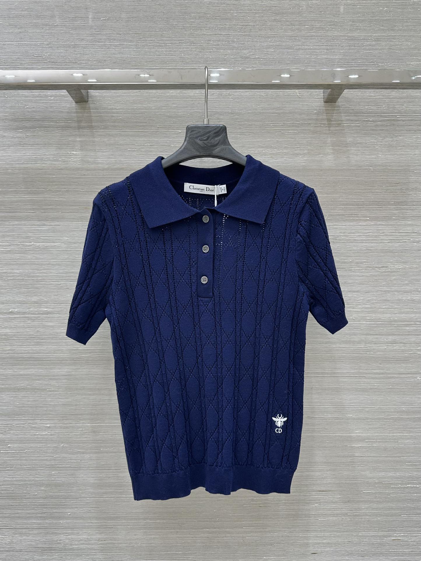 Haut polo creux à manches courtes de style célébrité