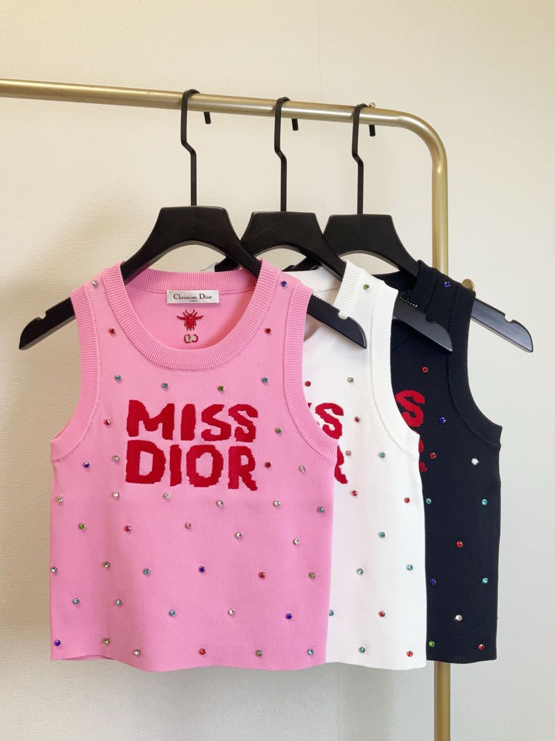 Gestrickte ärmellose Weste mit Rundhalsausschnitt