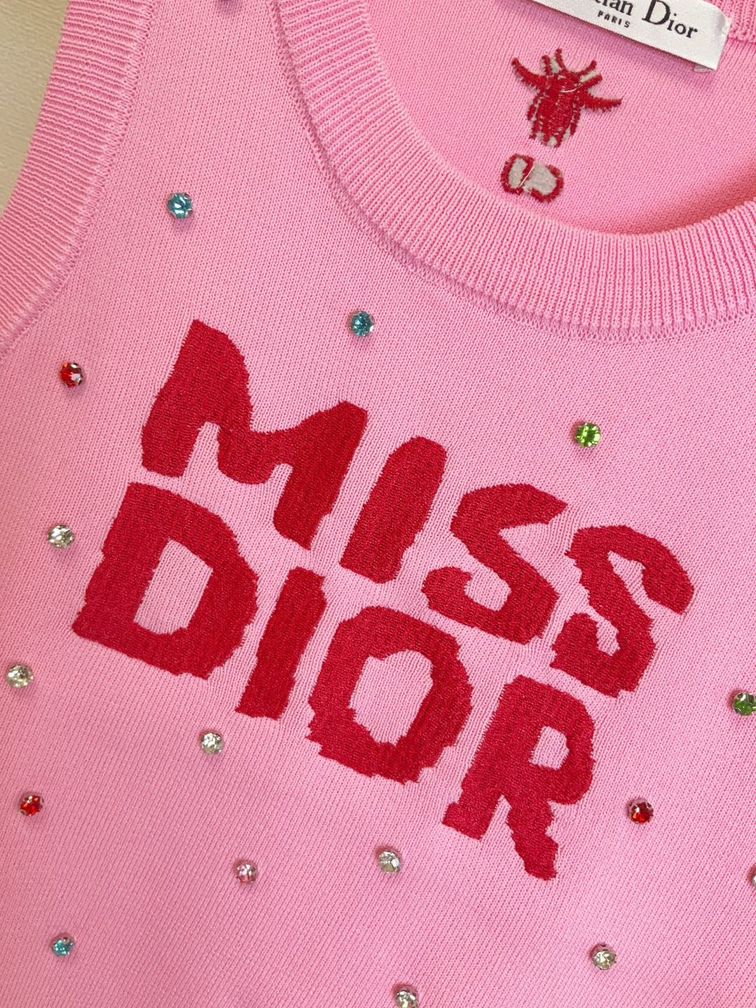 Gestrickte ärmellose Weste mit Rundhalsausschnitt