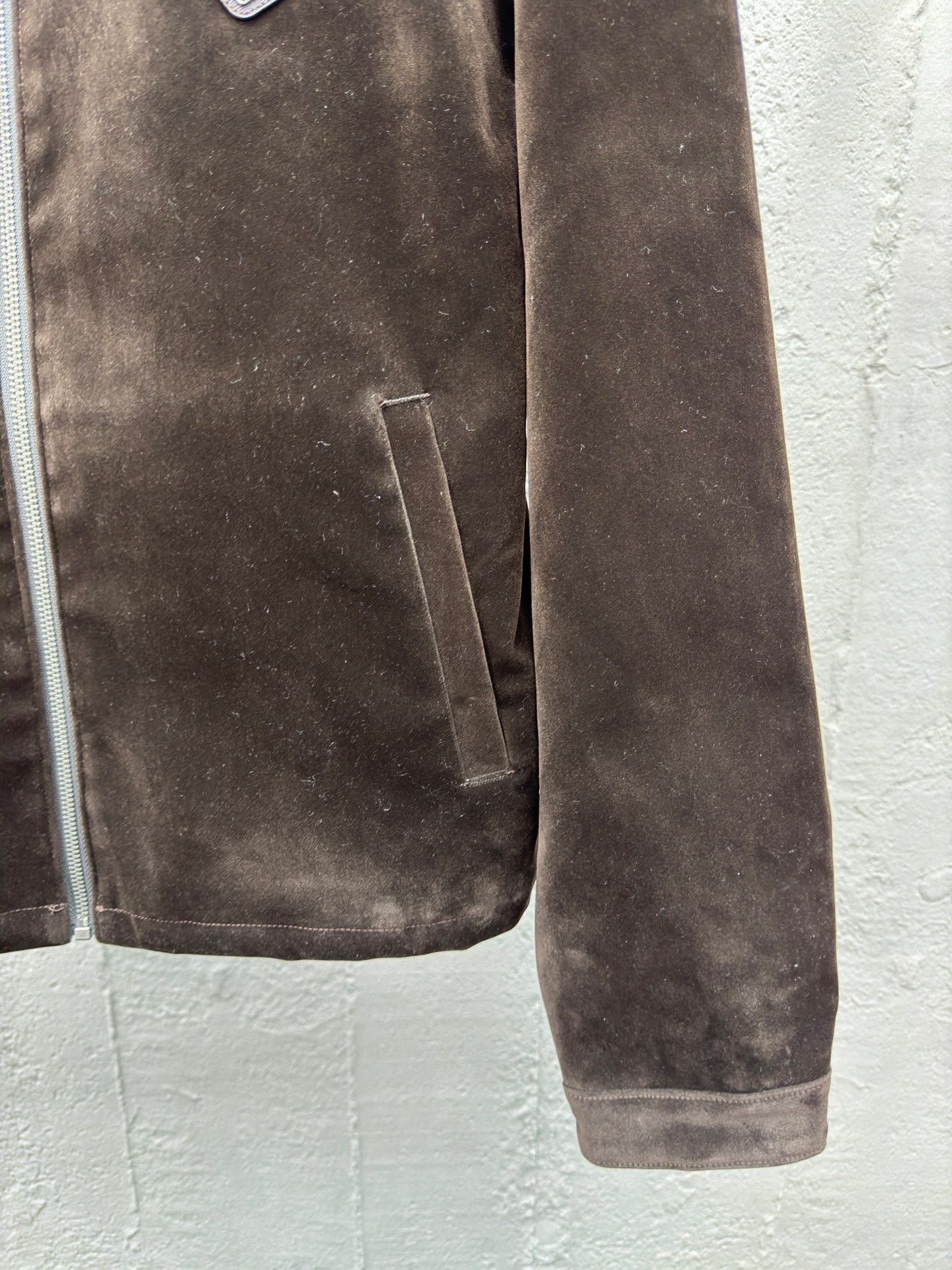 Veste en velours avec étiquette triangulaire