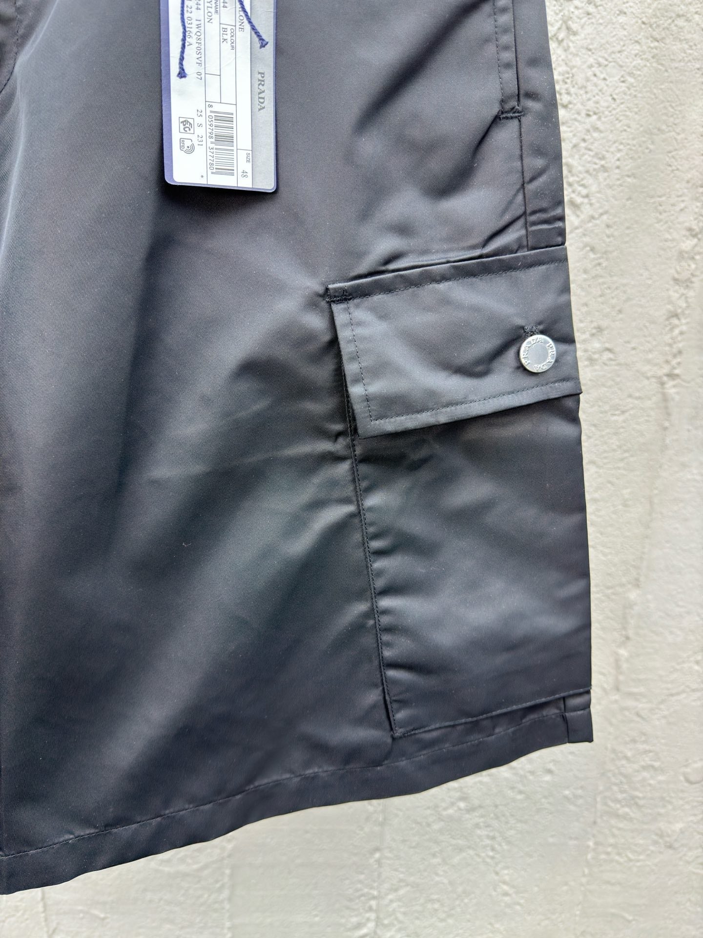 Shorts aus recyceltem Nylon