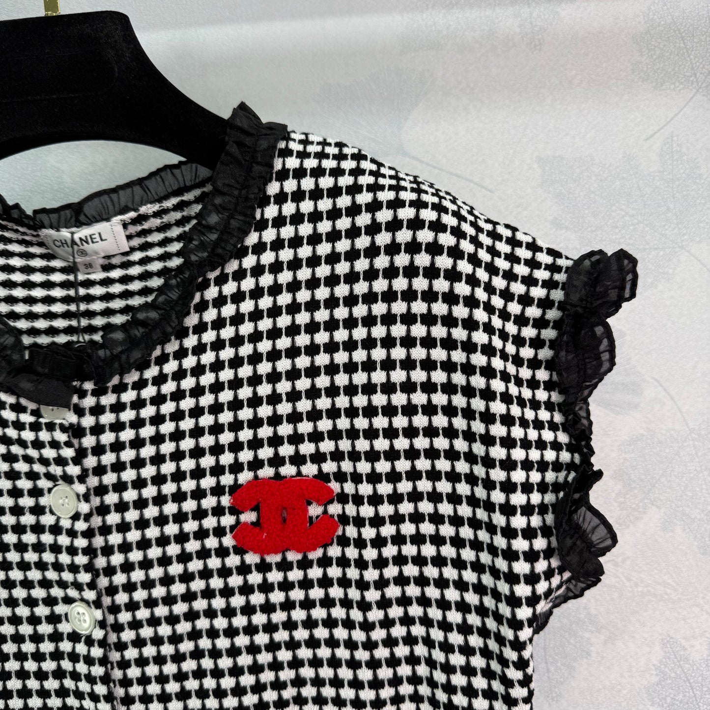 Kurzärmlige Strickjacke mit Hahnentrittmuster