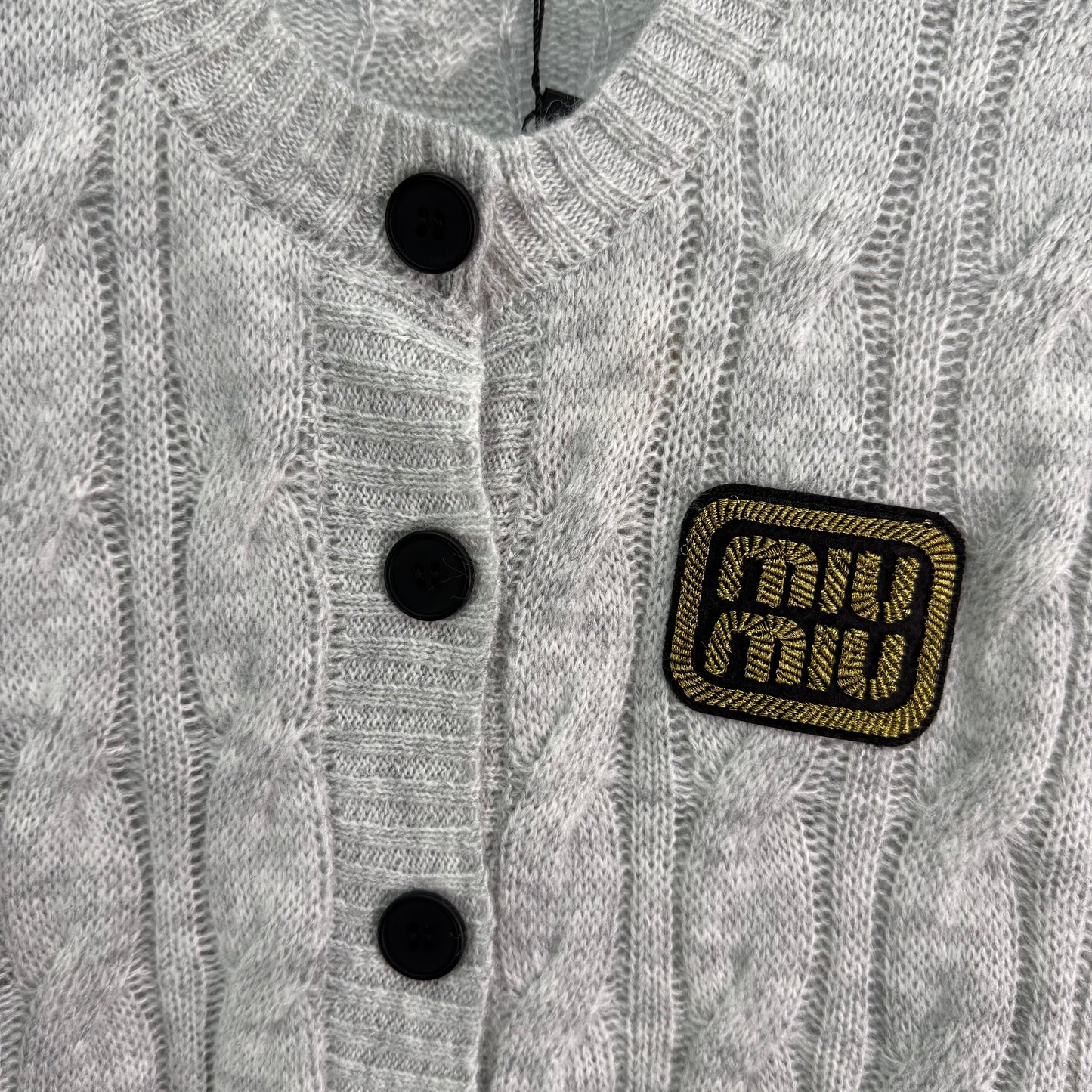 Kaschmir-Cardigan mit Schultütenknopf