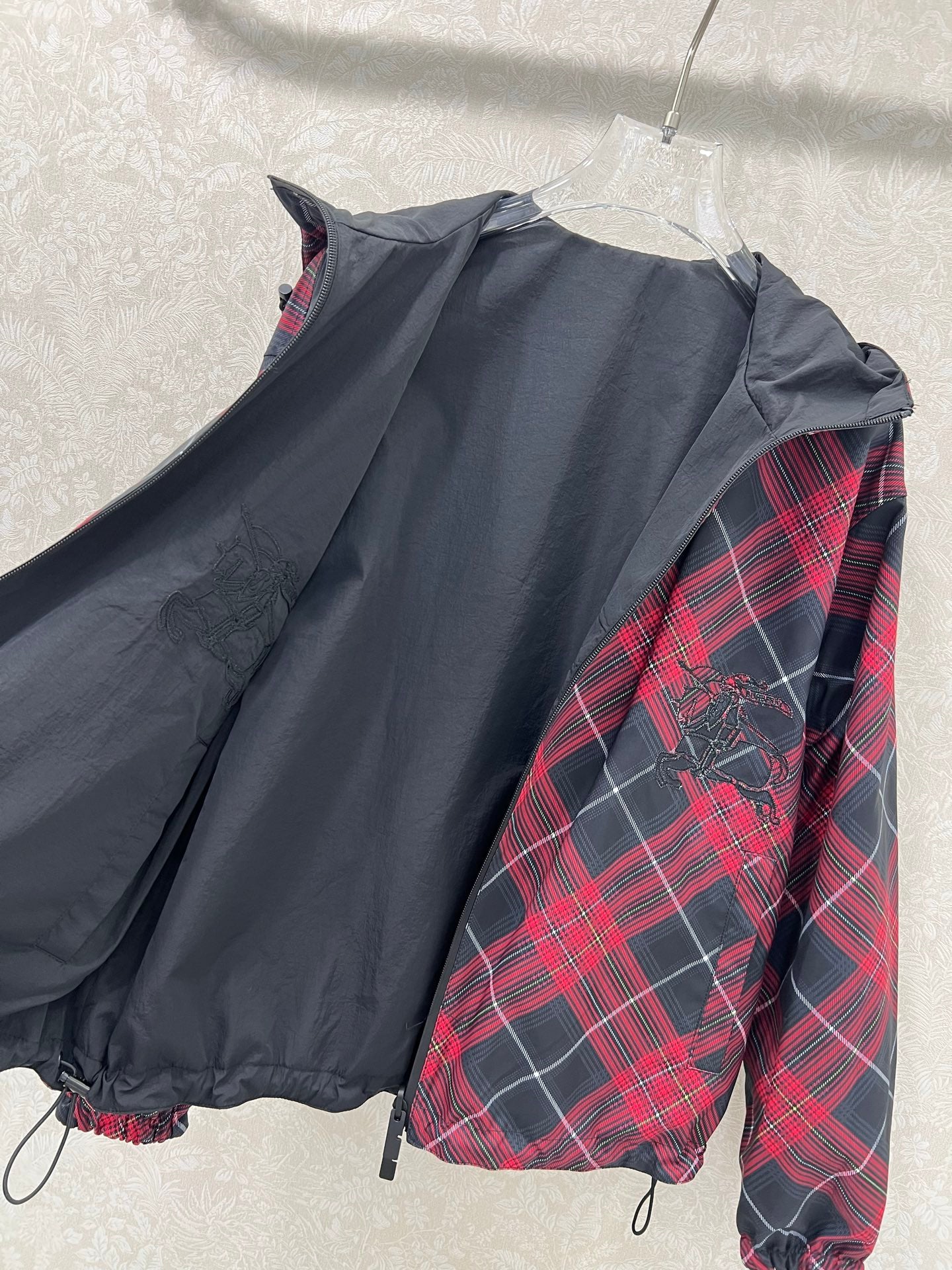 Veste réversible en laine jacquard à capuche et fermeture éclair