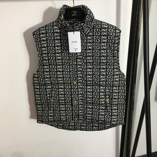 All-over letter print stand-up collar sleeveless vest