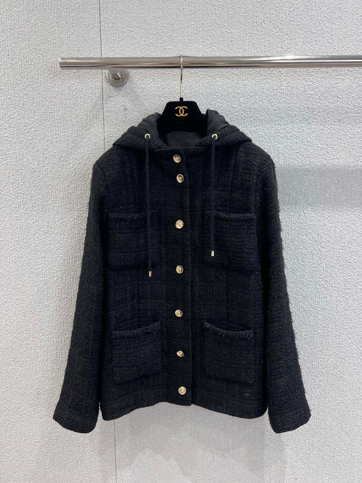 New model from the Handicraft Workshop series: woven four-pocket hooded nylon jacket