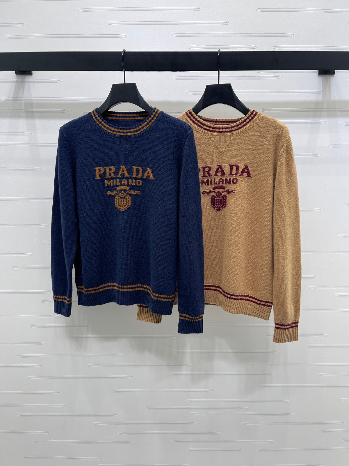 Contrast color crew neck knitted long sleeves