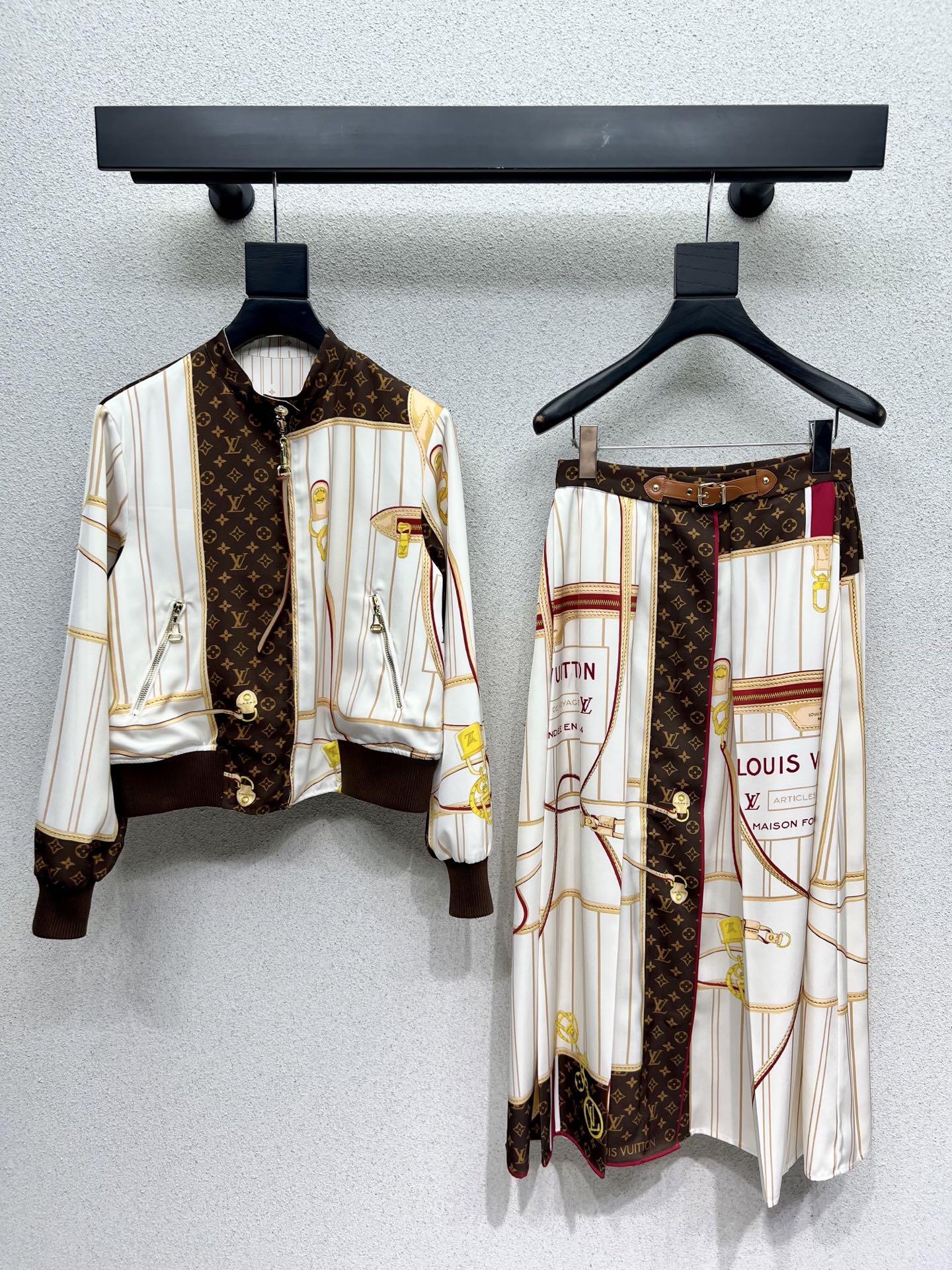 Set aus gewebter Jacke und Rock mit Karomuster