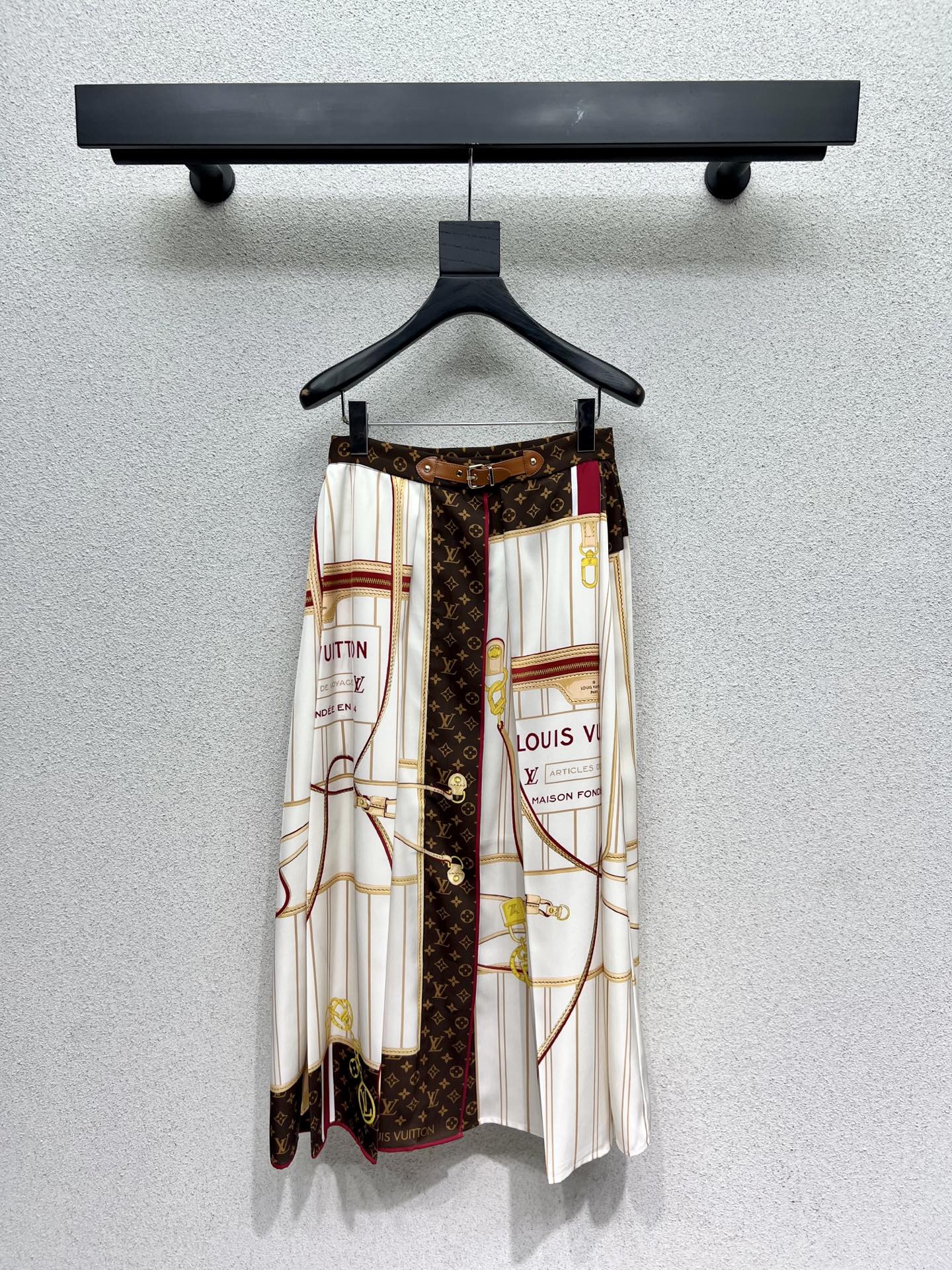 Set aus gewebter Jacke und Rock mit Karomuster